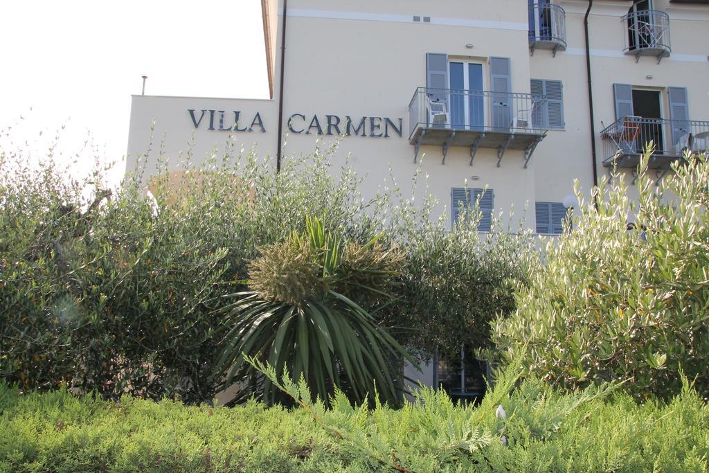 Residence Villa Carmen Fronte Mare A 50 Mt Пьетра-Лигуре Экстерьер фото