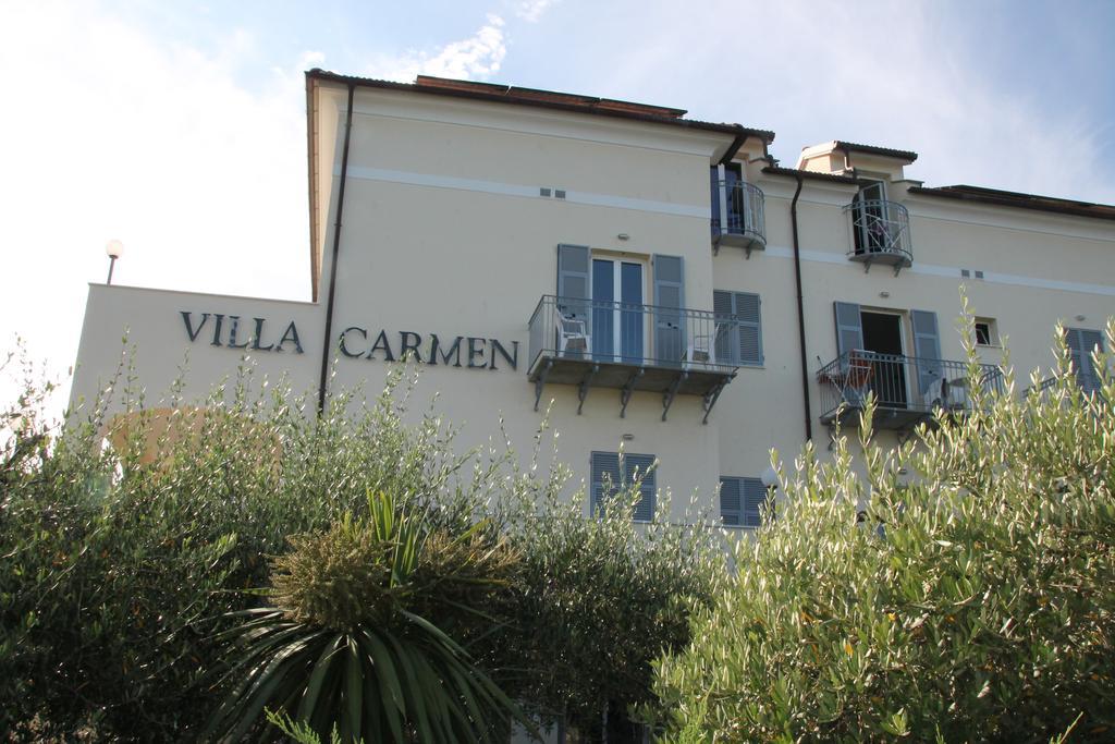 Residence Villa Carmen Fronte Mare A 50 Mt Пьетра-Лигуре Экстерьер фото