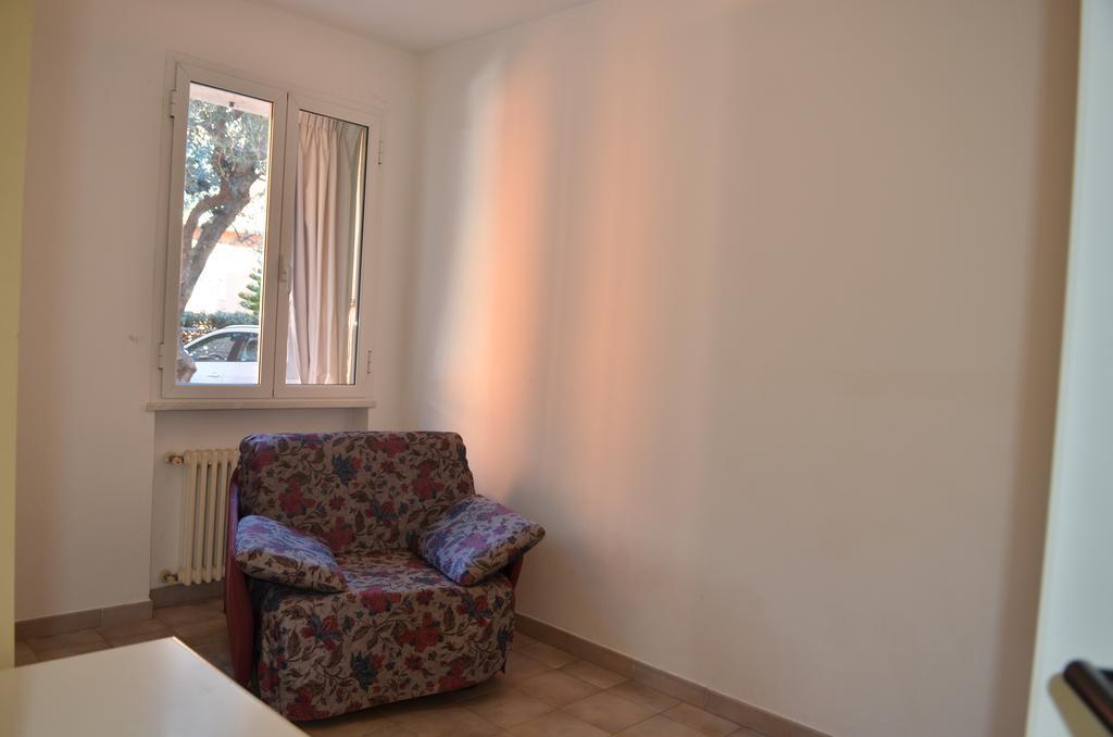 Residence Villa Carmen Fronte Mare A 50 Mt Пьетра-Лигуре Экстерьер фото