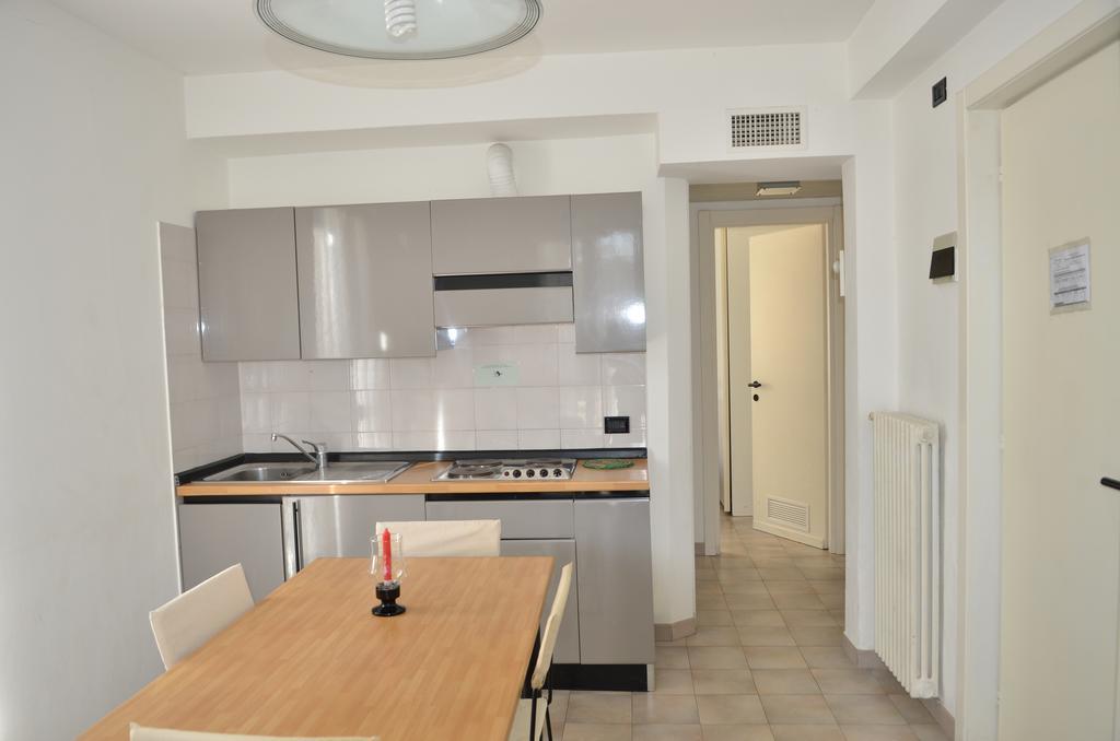 Residence Villa Carmen Fronte Mare A 50 Mt Пьетра-Лигуре Экстерьер фото