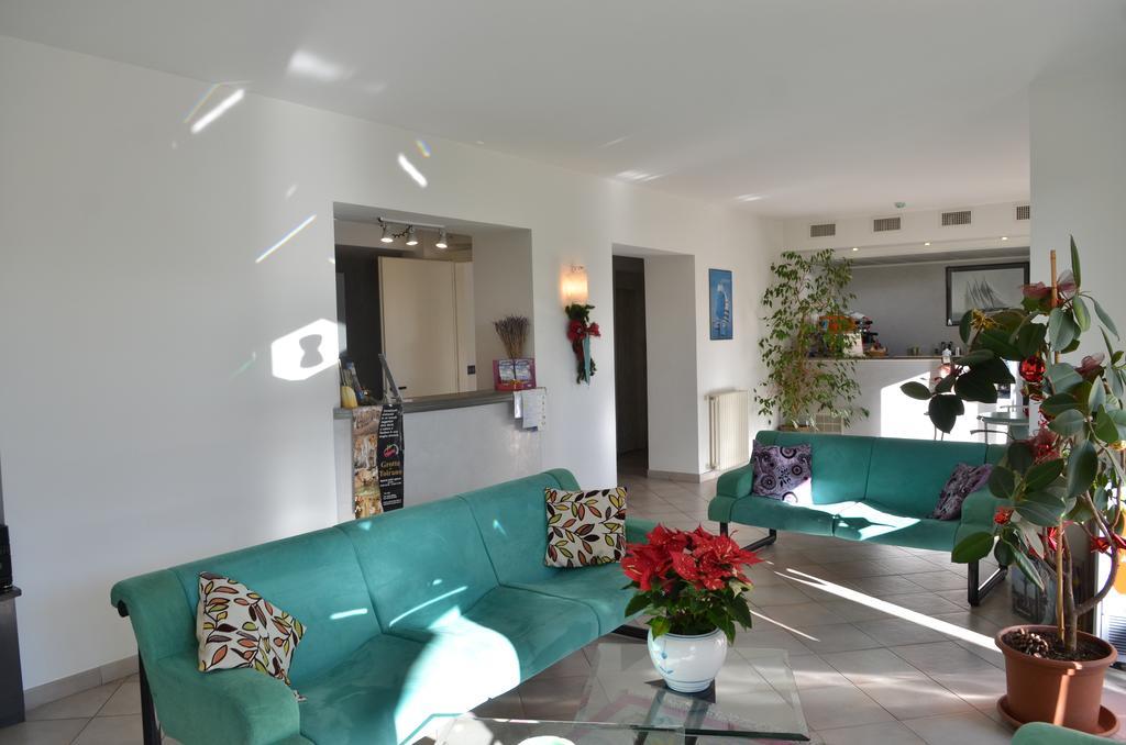 Residence Villa Carmen Fronte Mare A 50 Mt Пьетра-Лигуре Экстерьер фото