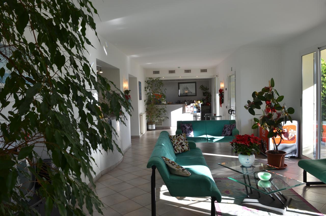 Residence Villa Carmen Fronte Mare A 50 Mt Пьетра-Лигуре Экстерьер фото